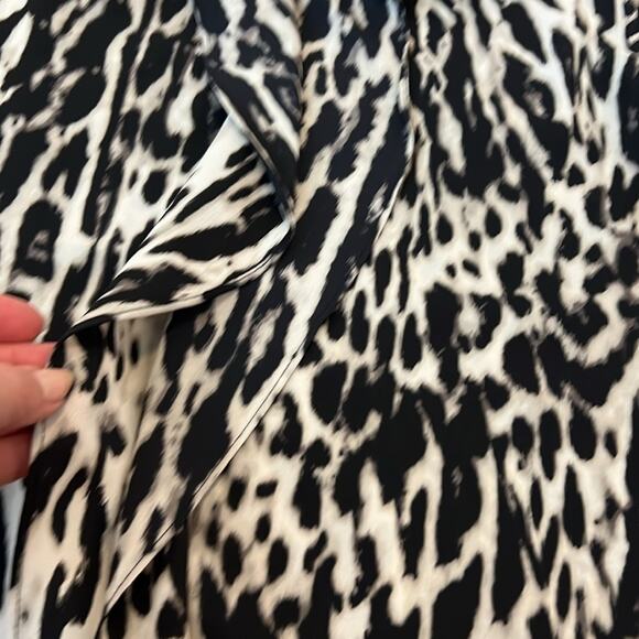 Womens Chico's Silky Animal Print Ruffles Stylish sleeveless 0 (small 4) Leopard - Picture 12 of 16